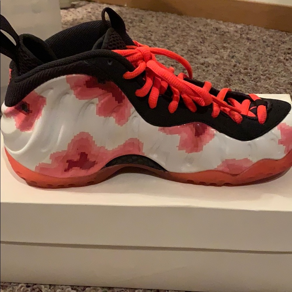 Nike air foamposites size 8
